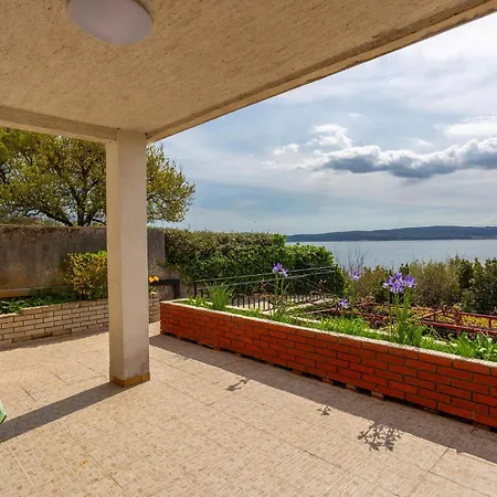 Appartamento 2 Bedroom Amazing In Dramalj
